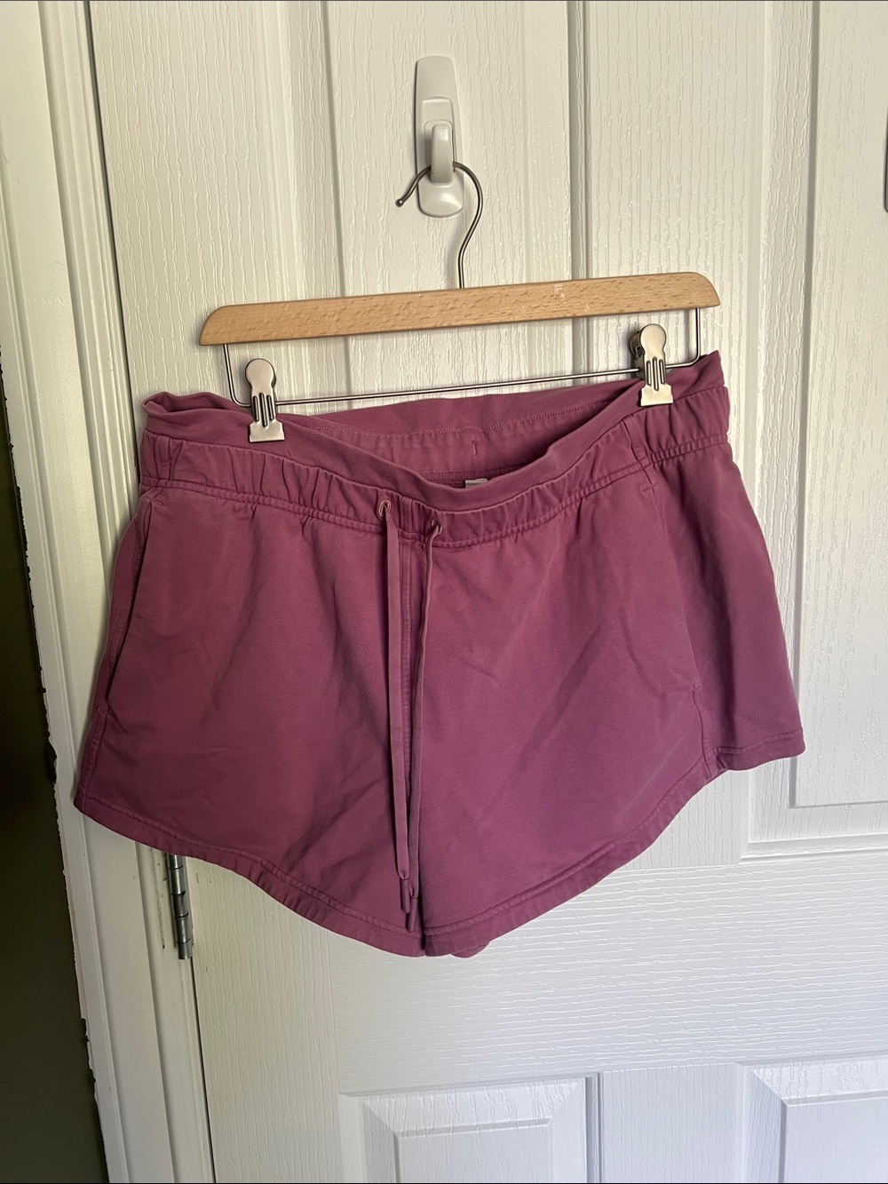 Lululemon - Inner Glow short